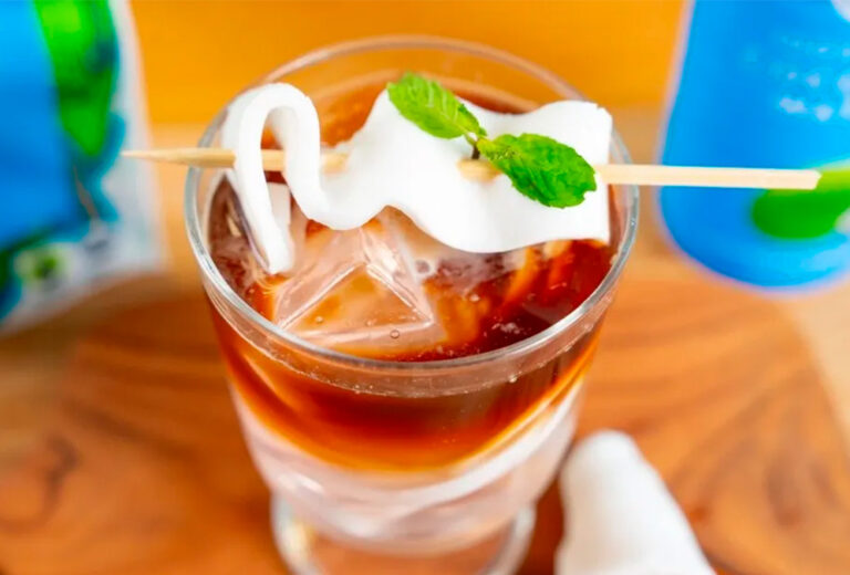 Cloud Coffe, la nueva bebida viral que flota en internet